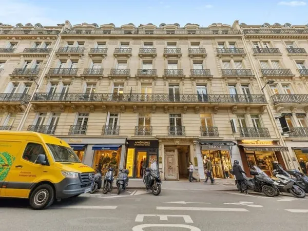 Bureaux 918 m²