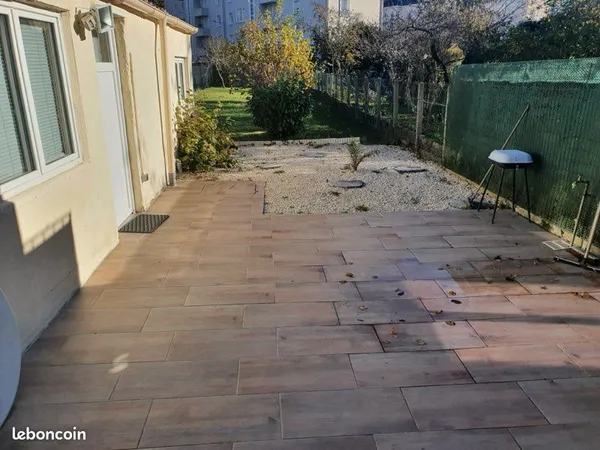 Maison meublé avec jardin à 50 m de l'hôpital