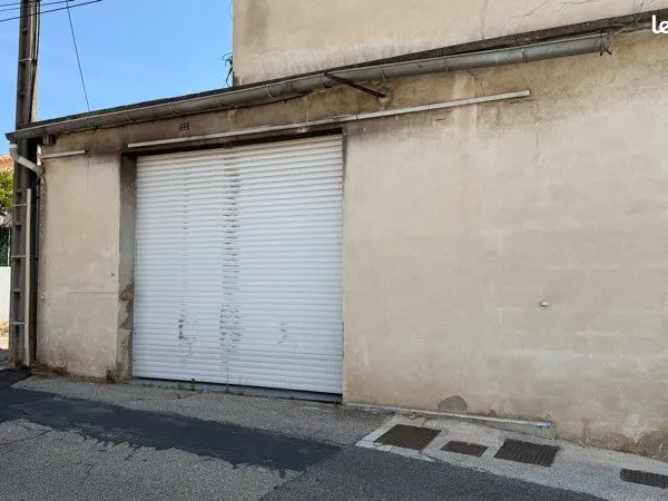 Vends garage, entrepôts, box, stockage, parking
