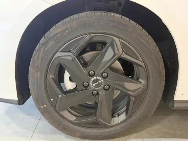 Byd Seal 6 1.5 dm-i 212ch comfort — photo 15