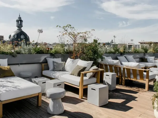 T4 DUPLEX DERNIER ETAGE EST OUEST 30M2 DE TERRASSES 2 PARKINGS