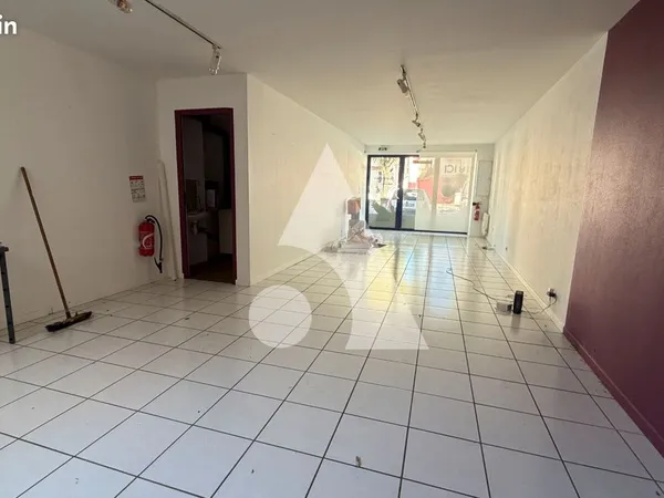 Local commercial 46 m² NIORT