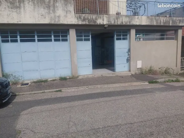 Commerce Vente Roche-la-Molière  120m² 800€