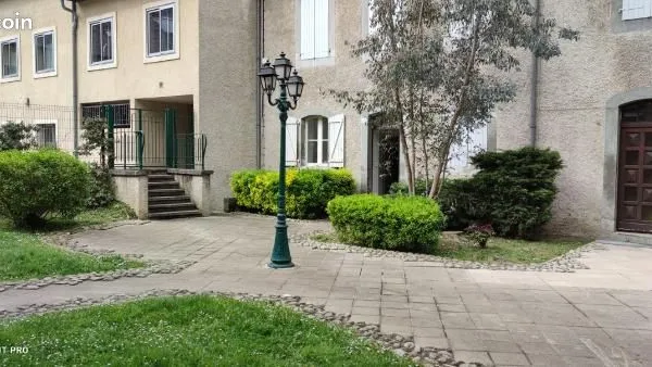 Studio 1 pièce 19 m²