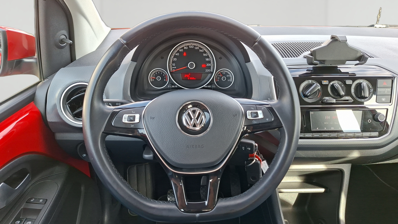 Volkswagen Up 1.0 60 — photo 21