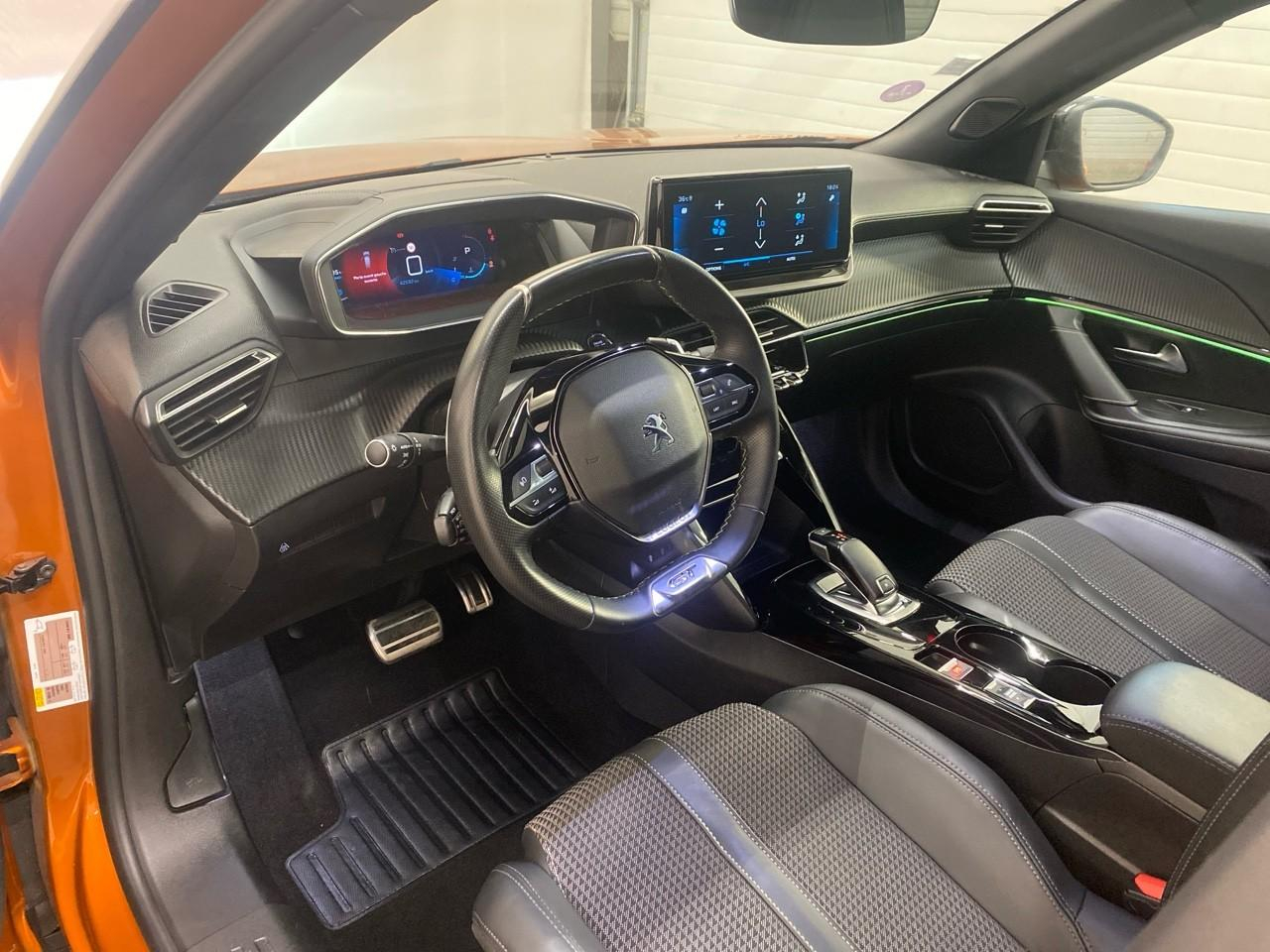 Peugeot 2008 puretech 130 s&s eat8 gt — photo 9