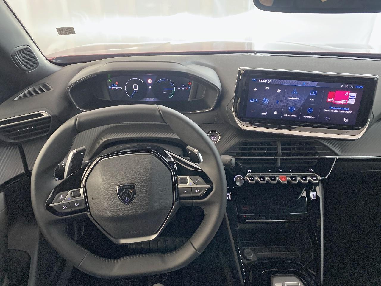 Peugeot 2008 hybrid 145 ch e-dcs6 allure — photo 15