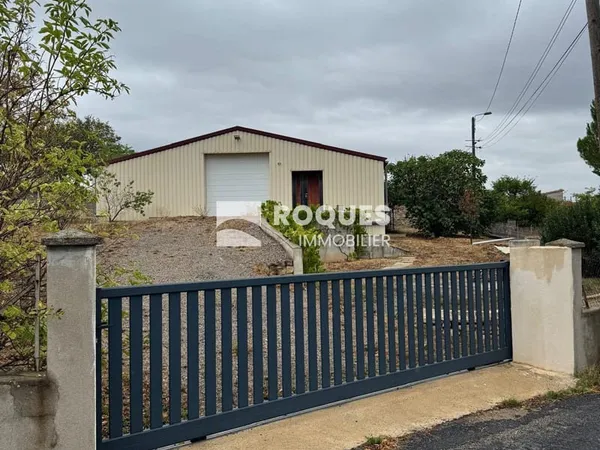 À LOUER ATELIER DE 200 m2 AVEC TERRAIN DE 673 m2
