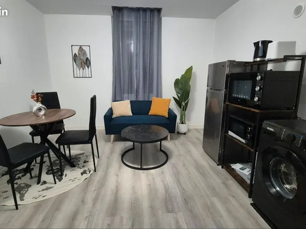 Louer - Appartement meublé rénové 2 pièces de 31 m² - Centre-ville d'Angers, rue Maillé