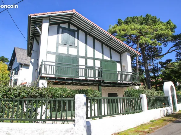 Maison 10 pièces 220 m²