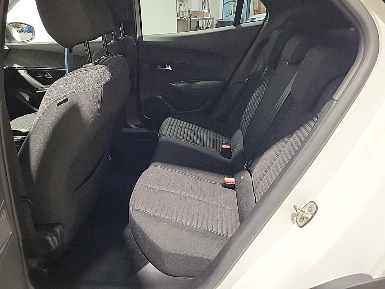 Peugeot 2008 puretech 130 s&s eat8 style — photo 13