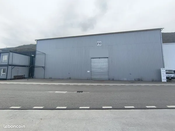 Local 300 m2
