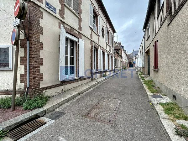 Local commercial 7 pièces 154 m²