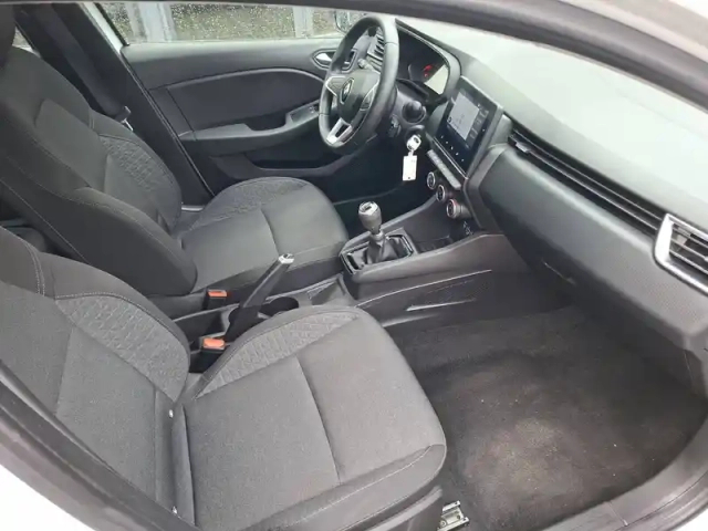 Renault Clio blue dci 100 - 21n — photo 9