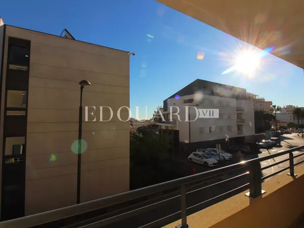 En exclusivité deux pièces avec terrasse et possibilité garage, au premier étage d’un immeuble récen