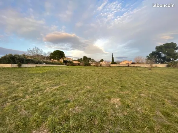 Terrain 350 m² Aubignan