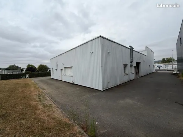 Local commercial 145 m²