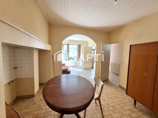 SALVIAC - Maison de ville en pierre à rénover - 55 m² - Centre du village