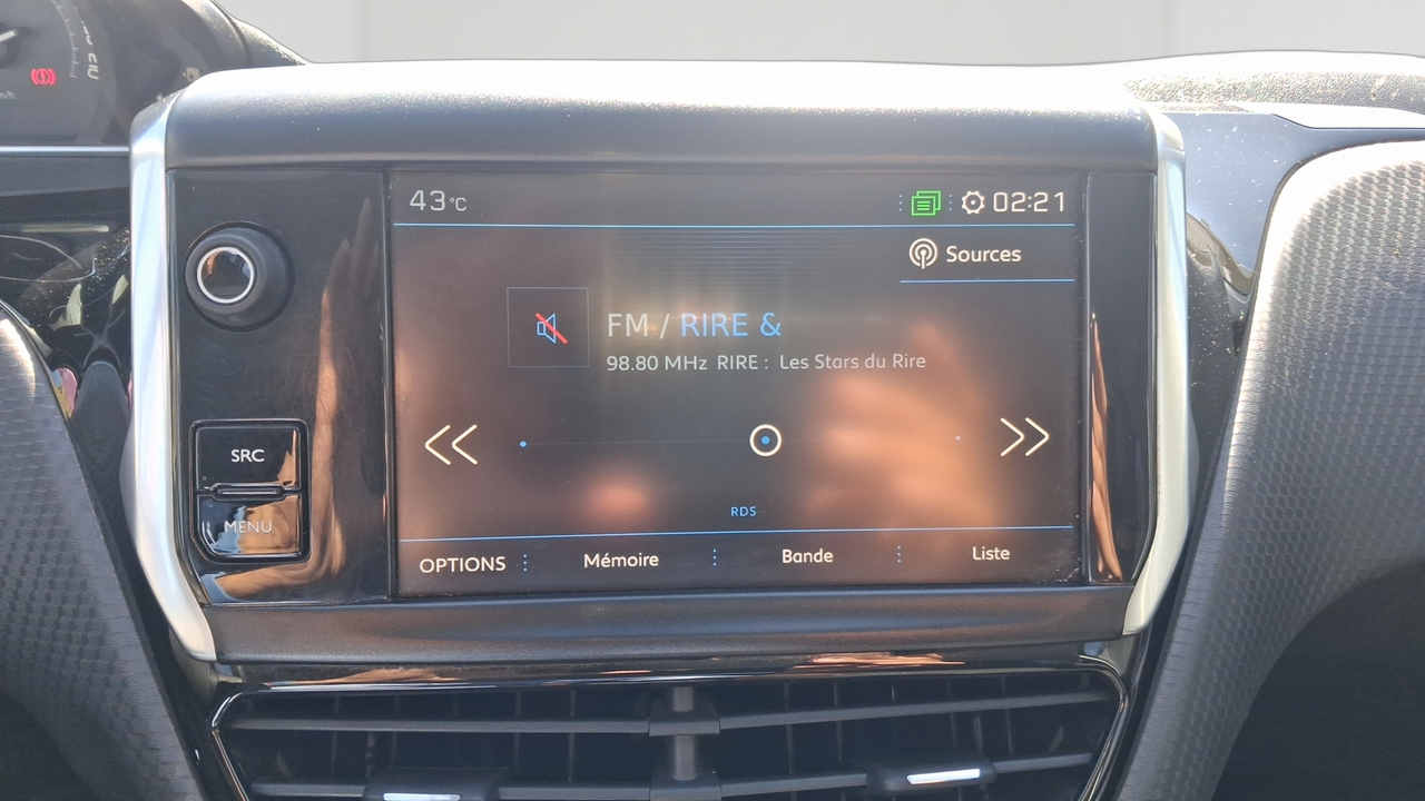 Peugeot 2008 PureTech 110ch S&amp;S BVM6 — photo 33