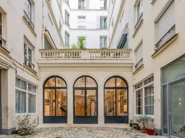 Local 169 m²