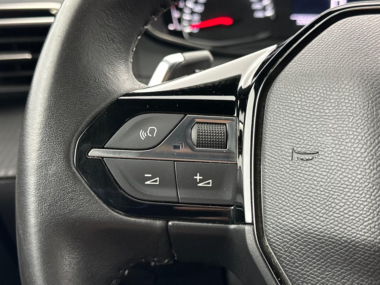 Peugeot 2008 puretech 130 s&s eat8 active pack — photo 20