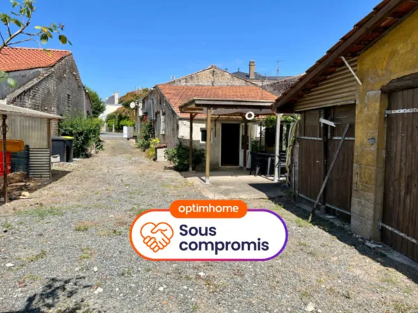 LE LANGON (85) 10 MIN DE FONTENAY LE COMTE AGREABLE MAISON EN PIERRES AVEC DEPENDANCES ET TERRAIN CL