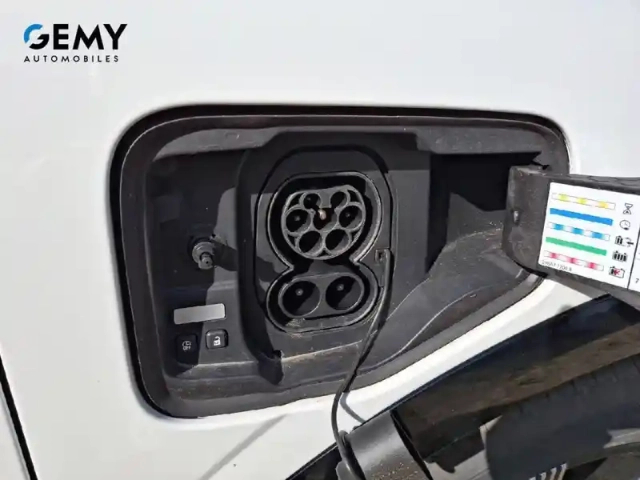 Renault Megane e-tech ev40 130ch standard charge — photo 15