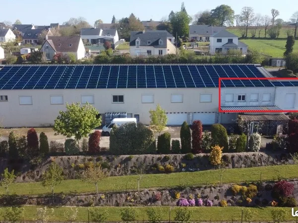 À LOUER - ATELIER / HANGAR / LOCAL PROFESSIONNEL - ENVIRON 280 m² - VILLEDIEU-LES-POÊLES