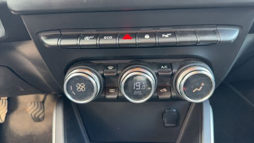 Dacia Duster 1.3 Tce 130 - Prestige – 2021 – 108396 km – Essence – Boîte Manuelle — photo 20