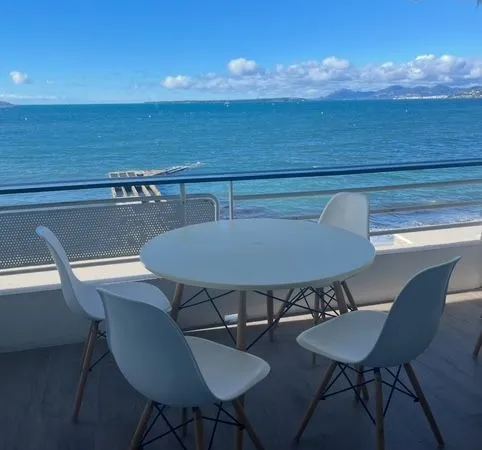 2 pièces 50m2 Juans-les-pins 06160 Front de Mer