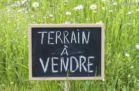 Terrain constructible 700m² centre bourg Mouzeil libre de constructeur