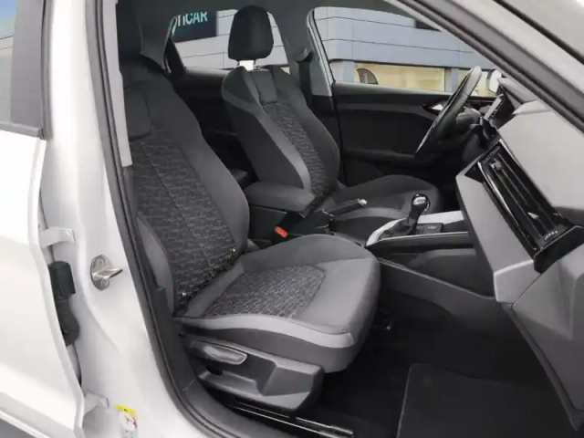 Audi A1 sportback 30 tfsi 110 ch s tronic 7 — photo 14