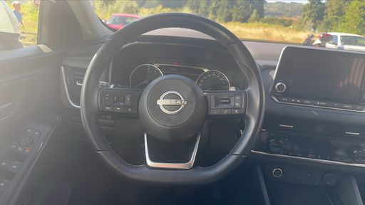 Nissan Qashqai 1.3 DIGT-T 158 MHEV X-Tronic - Premiere Edition – 2023 – 52012 km – Essence – Boîte Automatique — photo 26