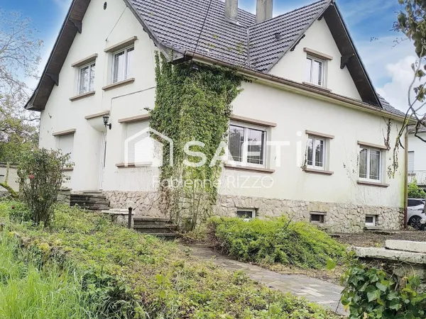 grande maison familiale de 164 m² avec vaste terrain de 2 323 m²