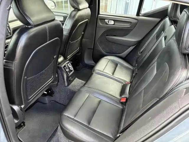 Volvo Xc40 t5 recharge 180+82 ch dct7 — photo 6