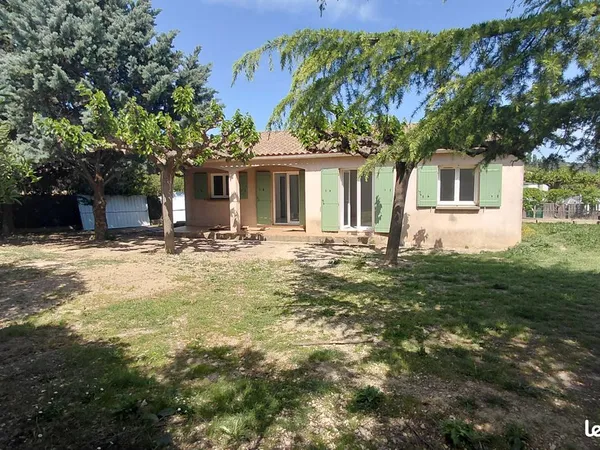 Villa de type 4 avec beau terrain arboré