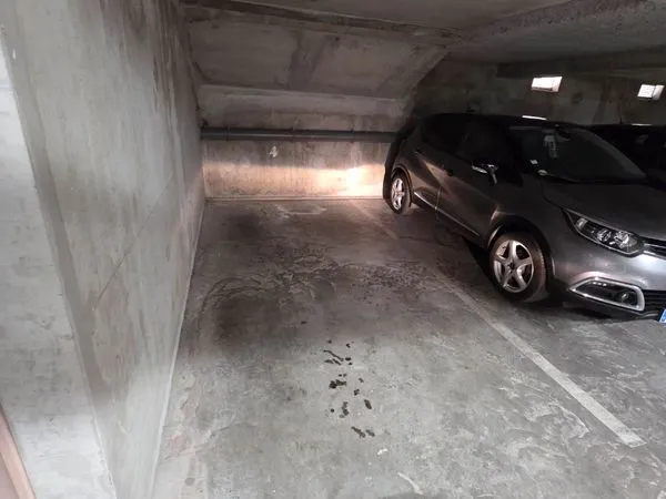 Loue place de parking quartier St Marceau