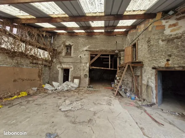 Local industriel 100 m²