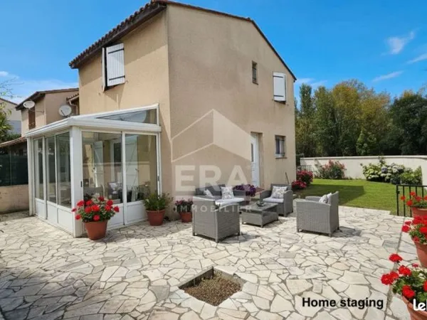 Canet en Roussillon : Maison 3 faces à vendre avec jardin et stationnement