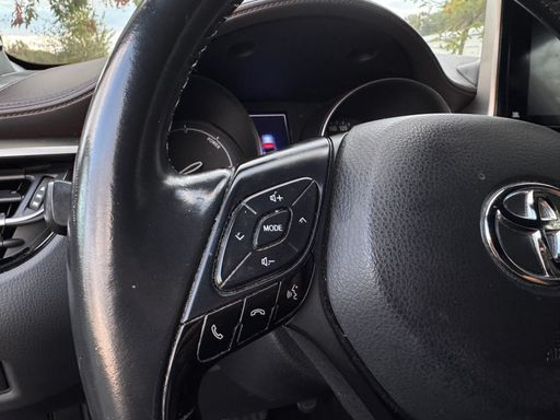 Toyota C-HR 1.8 VVT-i 122 Hybrid 2WD CVT 99 - Distinctive – 2018 – 100514 km – Hybride essence – Boîte Automatique — photo 9