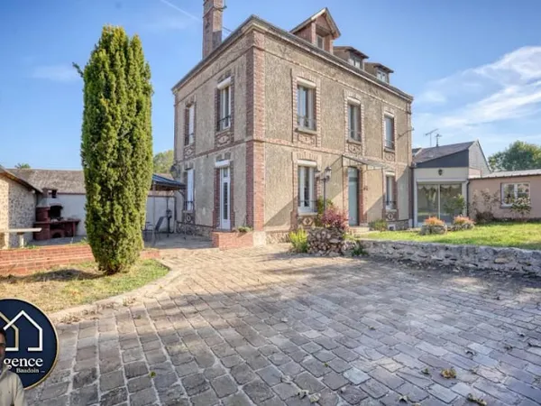 Maison 7 pièces 225 m²