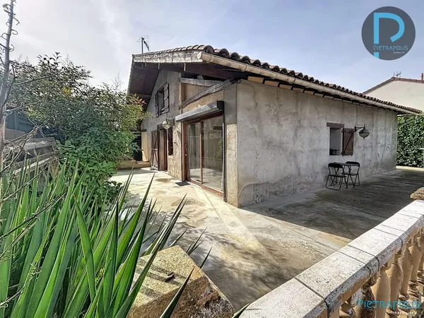 A VENDRE MEZERIAT- MAISON 104 m² -1030m² TERRAIN