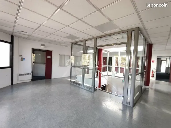 Bureaux 250 m²
