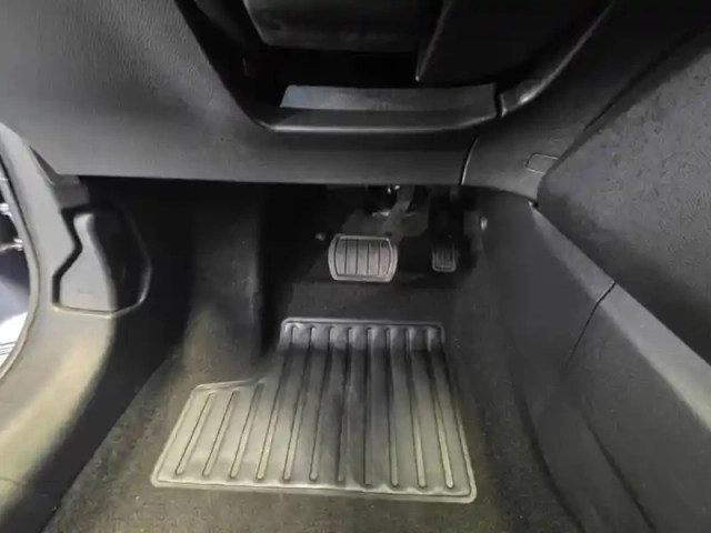 Peugeot 208 puretech 100 s&amp;s eat8 — photo 26