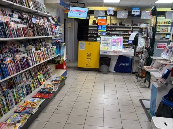 : tabac loto pmu poste - marina rivière-sens - 65 m2 + terrasse