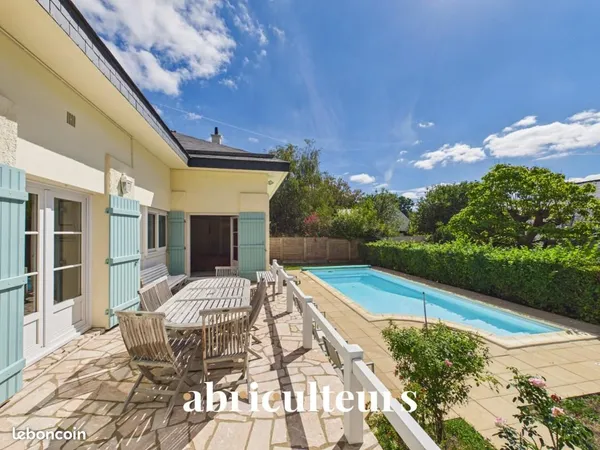 Maison 8 pièces 204 m²