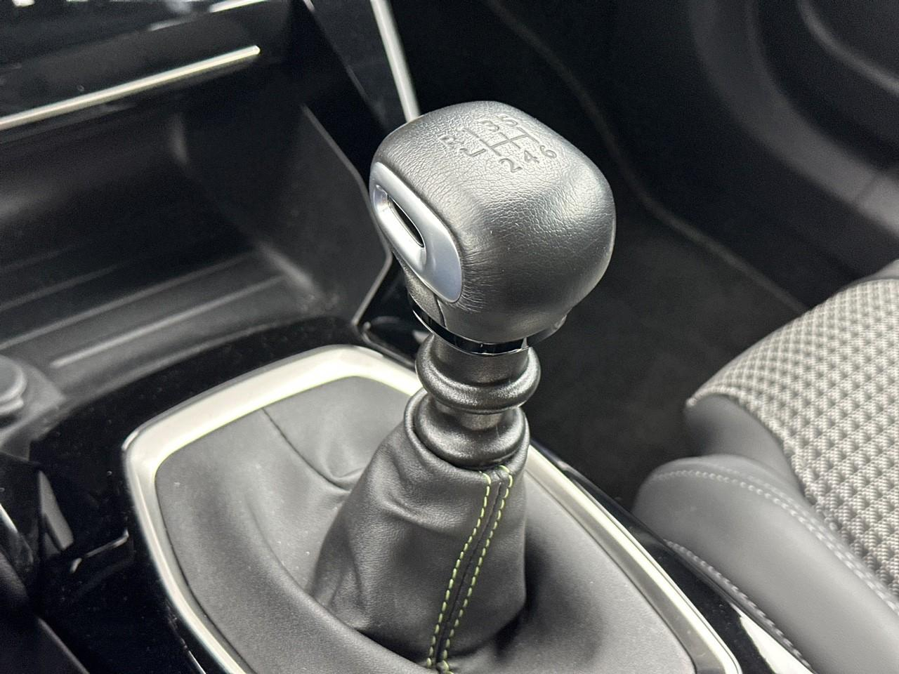 Peugeot 2008 puretech 130 s&s bvm6 gt — photo 31