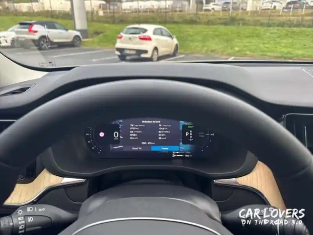 Volvo Xc60 t6 awd hybride rechargeable 253 ch+145 ch geartronic 8 — photo 18