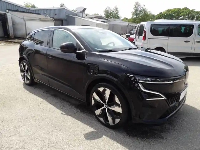 Renault Megane e-tech ev60 220 ch super charge — photo 10