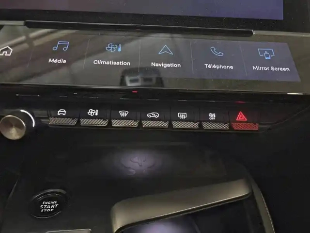 Peugeot 408 phev 225 e-eat8 — photo 29